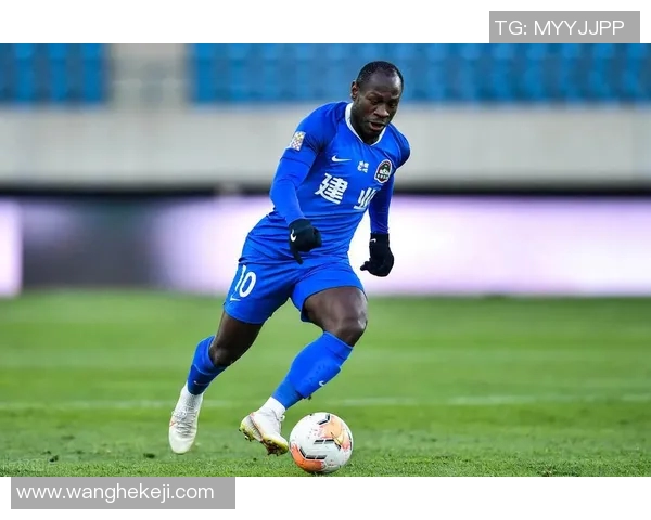 广州足球明星豪掷千金出售别墅引发球迷热议与市场关注